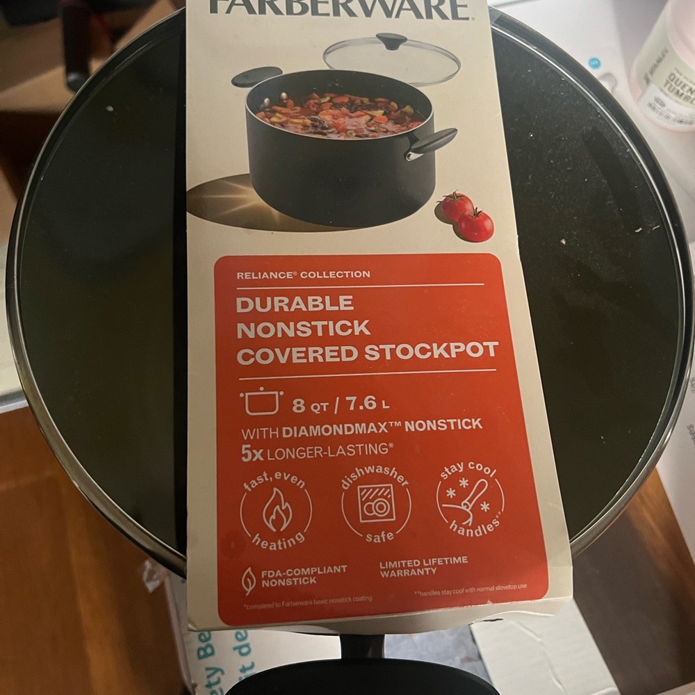 Farberware Black Nonstick Covered Stockpot